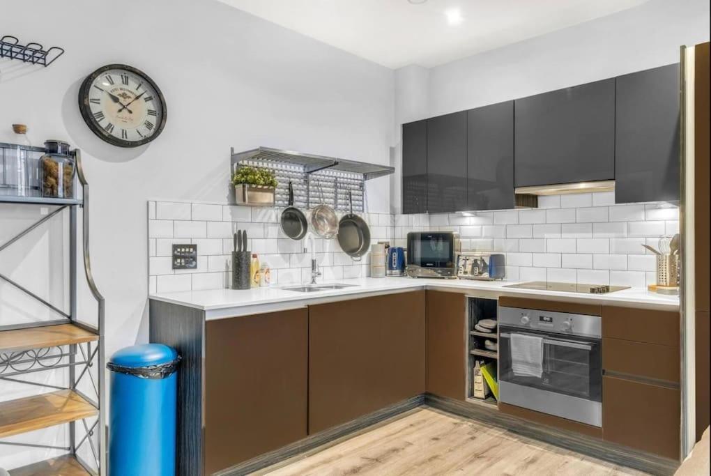 Giant Savings On Long Stays B1 Living, Enquire Now Birmingham Eksteriør bilde